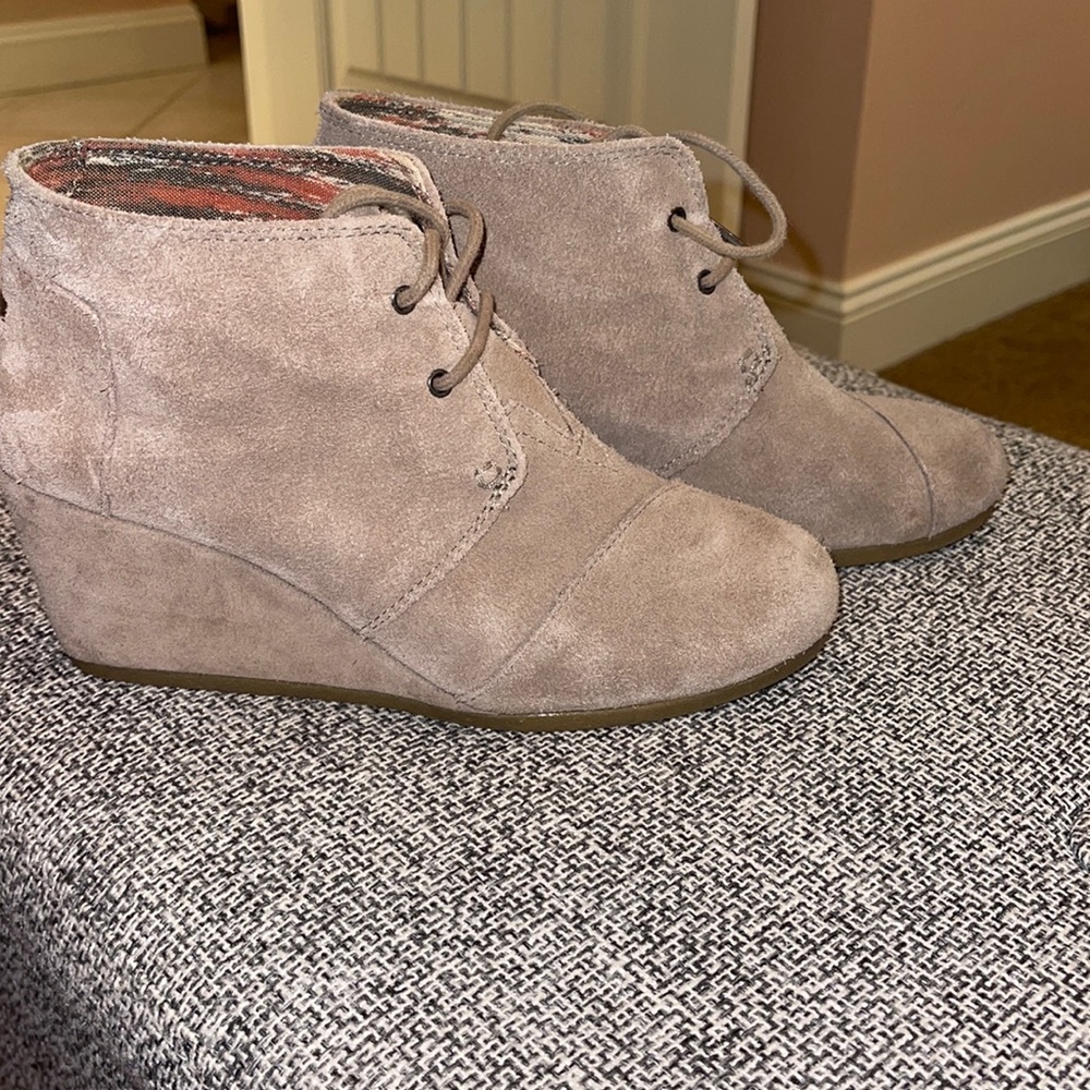 Toms wedges